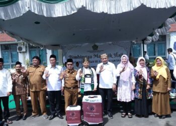 Bupati Sambas H. Satono, S. Sos. I. MH secara resmi membuka bimbingan manasik haji bagi 306 calon jamaah haji Kabupaten Sambas tahun 1446 H / 2025 M.