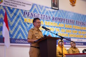 Wali Kota Pontianak Edi Rusdi Kamtono membuka kegiatan Penguatan Kompetensi Kepala Sekolah jenjang TK, SD dan SMP.