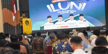 Wakil Bupati Kubu Raya Sukiryanto dilantik menjadi Ketua Umum Ikatan Alumni Institut Agama Islam Negeri (ILUNI IAIN) Pontianak periode 2025-2030, Senin (28/4/2025), di Aula Praja Utama Kantor Bupati Kubu Raya.