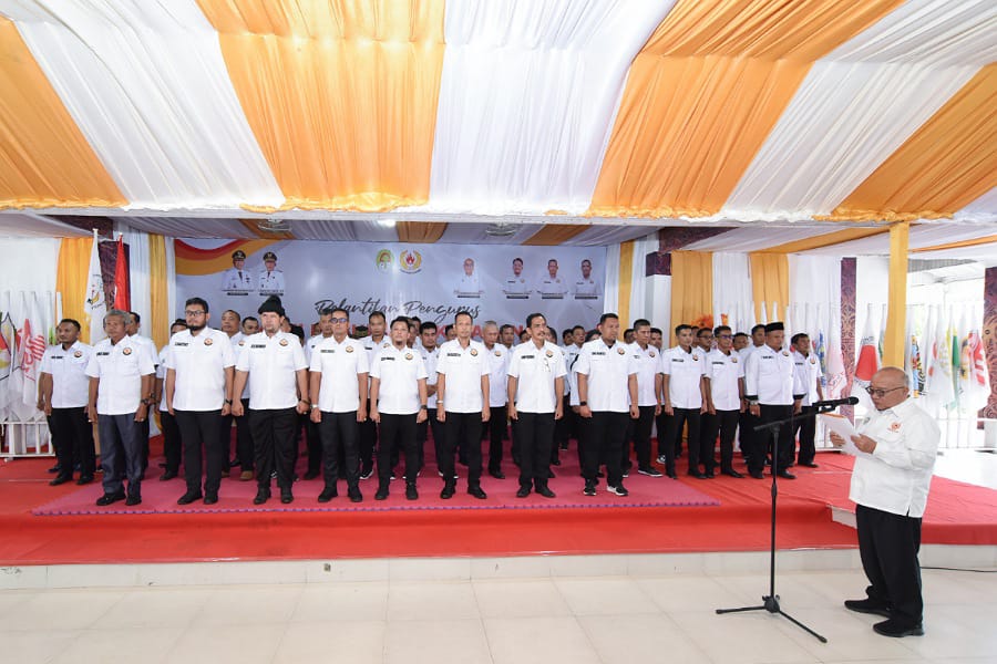 Pengambilan sumpah pegurus KONI Ketapang periode 2025 - 2029 yang dipimpin langsung Ketua KONI Kalbar, Selasa (22/04/2025). Foto: KONI Ketapang.