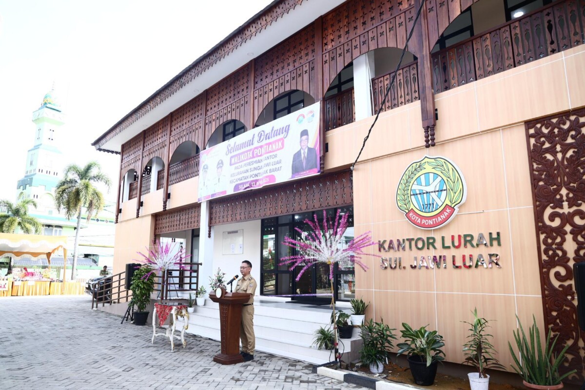 Gedung Kantor Lurah Sungai Jawi Luar yang baru diresmikan oleh Wali Kota Pontianak Edi Rusdi Kamtono.