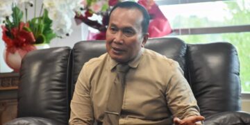 Sujiwo dalam rapat koordinasi bersama jajaran direksi PDAM Tirta Raya, Jumat (19/4).