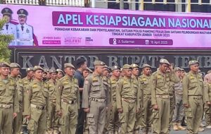 Apel kesiapsiagaan nasional dalam rangka HUT Damkarmat ke-106, Satpol PP ke-75 dan Satlinmas ke-63 di Kabupaten Jember. foto: Sigit Priyono/Jurnalis.co.id