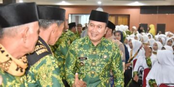 Pembukaan manasik dirangkaikan dengan pelepasan JCH yang dilakukan langsung Bupati Kubu Raya Sujiwo.