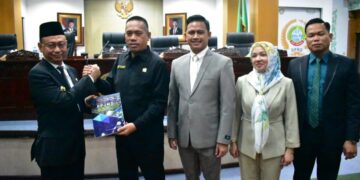 Wali Kota Pontianak Edi Rusdi Kamtono menyampaikan Raperda RPJMD 2025-2029.