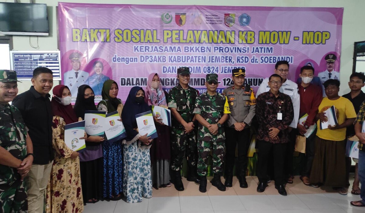 Tim Wasev PJO TMMD ke-124 tinjau kegiatan bakti sosial pelayanan KB di RSD dr. Soebandi Jember. Foto : Sigit Priyono/Jurnalis.co.id