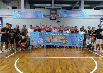 (SIWO PWI) Pusat menggelar turnamen basket 3x3 antar wartawan dan selebriti, di GOR Filari Kompleks PLN Duren Tiga Jakarta Selatan, Rabu (7/5)