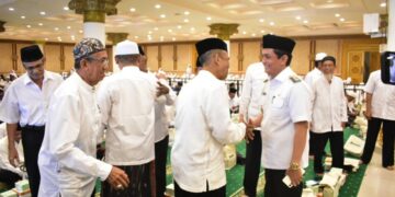 Wakil Wali Kota Pontianak Bahasan memberikan ucapan selamat kepada jemaah calon haji asal Kota Pontianak yang akan mengikuti bimbingan manasik haji.