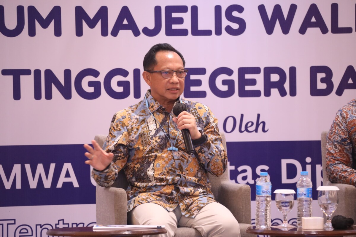 Mendagri dalam acara Silaturahmi dan Rapat Kerja Forum Majelis Wali Amanat (MWA) PTN-BH 2025 yang berlangsung di Ballroom Hotel Tentrem, Semarang, Jawa Tengah, Jumat (9/5/2025).