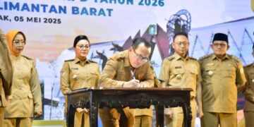 Bupati Sujiwo seusai mengikuti kegiatan Musrenbang RPJMD dan RKPD Provinsi Kalimantan Barat Tahun 2026 di Aula Garuda Kantor Terpadu Provinsi Kalimantan Barat, Pontianak, Senin (5/5/2025).
