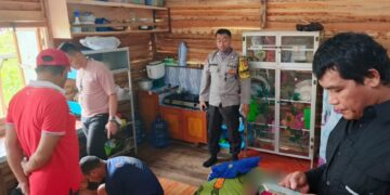 Amirudin Harunan (31), warga asal Provinsi Maluku, ditemukan meninggal dunia di dalam rumah seorang warga di salah satu komplek yang terletak di Desa Rengas Kapuas, Kecamatan Sungai Kakap, Kabupaten Kubu Raya, Rabu (28/5), sekitar pukul 10.30 WIB.