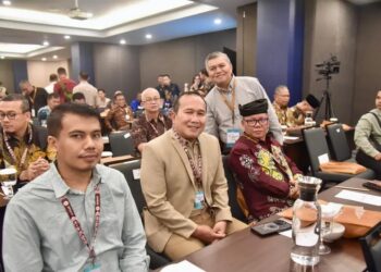 Bupati Kubu Raya Sujiwo bersama Sekretaris Daerah Yusran Anizam mengikuti Orientasi Organisasi Asosiasi Pemerintah Kabupaten Seluruh Indonesia (Apkasi) di Kota Manado, Sulawesi Utara, Kamis (29/5/2025).