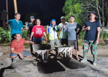 Minim Perhatian Pemerintah, Warga Desa Antibar Perbaiki Jalan Rusak secara Mandiri