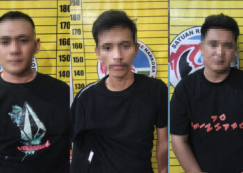Tiga Terduga tersangka kepemilikan Narkoba Sui Pinyuh yang diciduk anggota Polisi Satres Narkoba Polres Mempawah