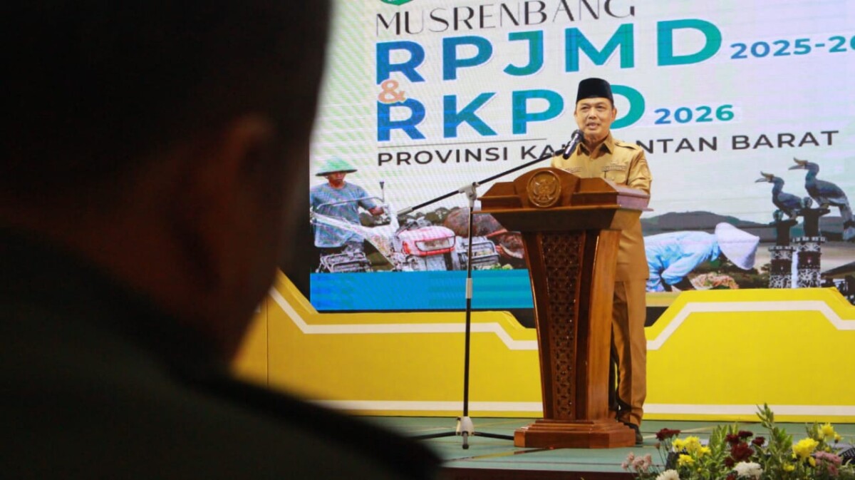 Gubernur Kalbar Ria Norsan saat memberikan sambutan pada Musrembang RPJMD tahun 2025-2029 dan RKPD tahun 2026. Di Aula Garuda Kantor Gubernur, Senin (5/5/2025). Foto : Deny Wahyu Hendrata.