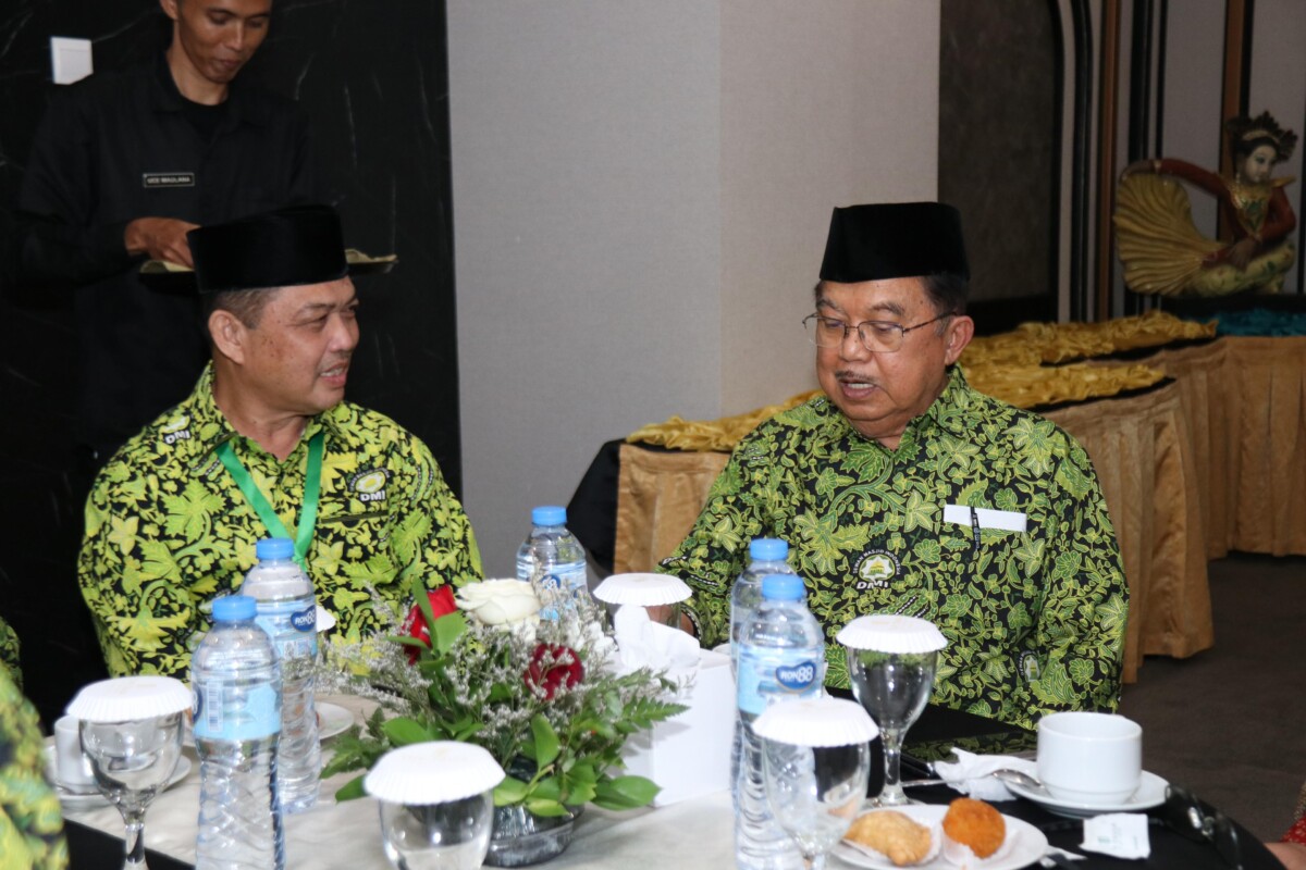 Gubernur Kalimantan Barat, Ria Norsan, yang juga selaku Ketua Dewan Masjid Indonesia (DMI) Kalimantan Barat menghadiri Rapat Kerja Nasional III dan Halal Bihalal Dewan Masjid Indonesia sekaligus Milad Ke 83 Wakil Presiden Indonesia ke-10 (2004–2009) dan ke-12 (2014–2019) H.M. Jusuf Kalla di Tavia Heritage Hotel Jakarta Pusat, Sabtu (17/5/2025).