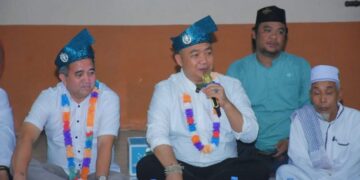 Bupati Alex ketika menghadiri Halal Bihalal bersama masyarakat Sungai Laur.