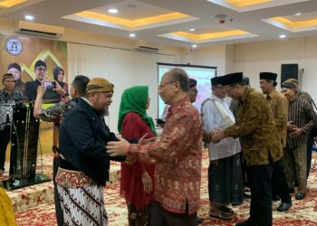 Paguyuban Jawa Kalimantan Barat (PJKB) menggelar acara Silaturahmi dan Halal Bihalal pada hari Rabu, 30 Mei 2025, di Aula Rektorat Universitas Panca Bhakti (UPB) Pontianak.