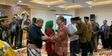 Paguyuban Jawa Kalimantan Barat (PJKB) menggelar acara Silaturahmi dan Halal Bihalal pada hari Rabu, 30 Mei 2025, di Aula Rektorat Universitas Panca Bhakti (UPB) Pontianak.