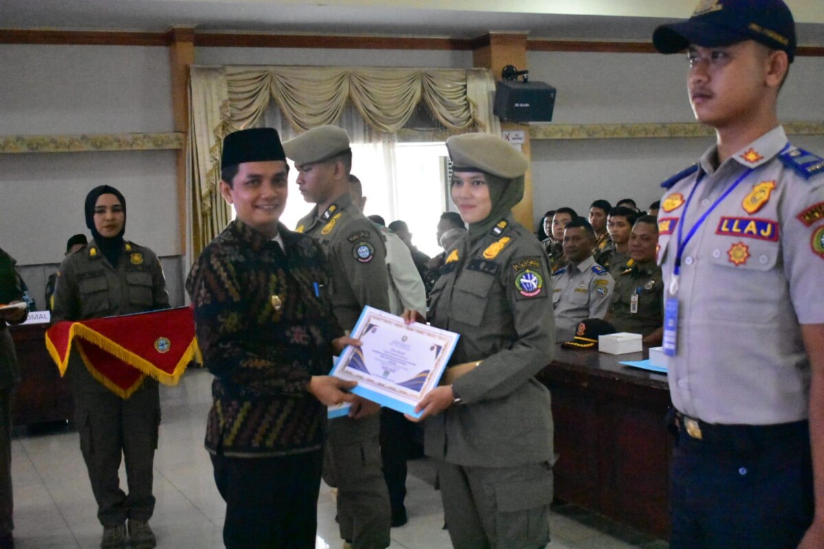 Bahasan usai kegiatan pembekalan di Aula Sultan Syarif Abdurrahman (SSA) Kantor Wali Kota Pontianak, Jumat (16/5/2025).