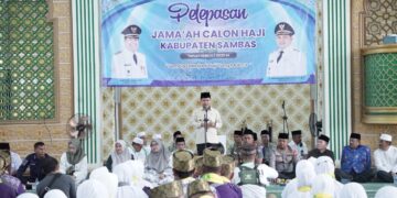 Bupati Sambas H. Satono, S. Sos. I. M.H melepas sebanyak 309 calon jemaah haji (CJH) 2025 secara simbolis di Masjid AT - Taqwa Pemangkat Rabu (21/05/2025).