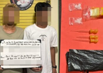 Tim Labubu dari Satuan Reserse Narkoba Polres Kubu Raya berhasil menciduk dua pria muda berinisial A (25) dan I (19), yang merupakan warga Kecamatan Kubu. Keduanya diduga terlibat dalam peredaran narkoba jenis sabu.