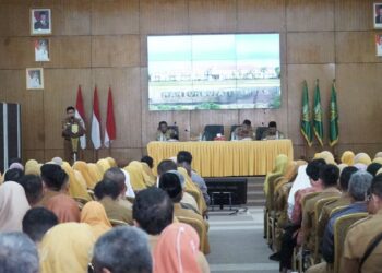Disdikbud Kabupaten Sambas menggelar Rapat Peningkatan Kapasitas Kepala Sekolah se-Kabupaten Sambas, yang berlangsung di Aula Utama Kantor Bupati Sambas, Senin (16/6/2025).