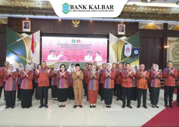 Dirut Bank Kalbar menghadiri pengukuhan pengurus dekranasda dan pengurus bunda PAUD provinsi Kalimantan Barat masa bakti 2025-2030. di Pendopo Gubernur Kalbar pada Senin, 16 Juni 2025.