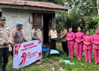Polres Sanggau, menggelar kegiatan bakti sosial sebagai bentuk nyata kepedulian terhadap masyarakat, berlangsung pada Selasa (17/6/2025) mulai pukul 09.00 WIB di wilayah Kecamatan Kembayan.
