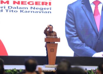 Mendagri di Pelantikan Dewan Pengurus Nasional Asosiasi DPRD Kabupaten Seluruh Indonesia (ADKASI) Periode 2025–2030 sekaligus Seminar Nasional ADKASI, yang digelar di Hotel Borobudur, Jakarta, pada Kamis (19/6/2025).