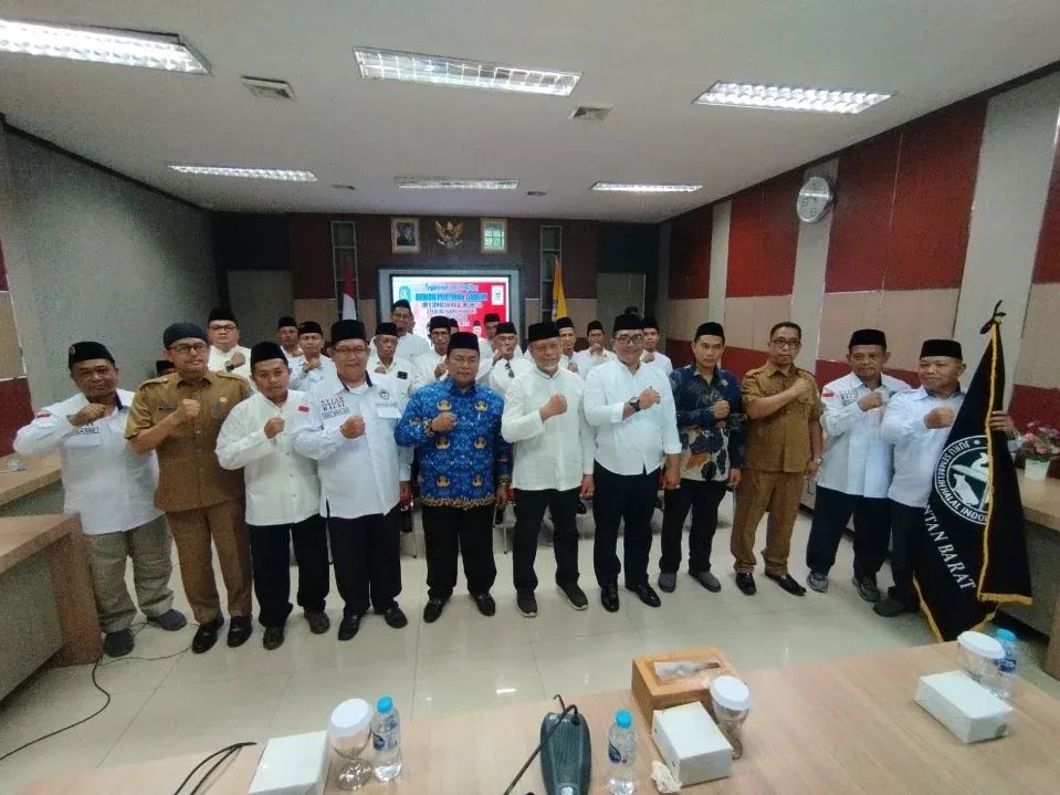 Sukiryanto dalam acara pelantikan dan pengukuhan DPD Juleha masa bakti 2025–2030 yang berlangsung di Ruang Pamong Praja II, Kantor Bupati Kubu Raya, Senin (23/6/2025).
