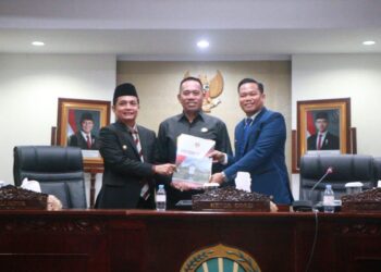 Penyampaian pandangan umum Fraksi-fraksi DPRD Kota Pontianak terhadap Raperda pertanggungjawaban pelaksanaan APBD Tahun Anggaran 2024.