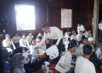 Kampanye Penggunaan Kantong Non Plastik, PLN UIP KLB Bagikan 140 Tas Kanvas