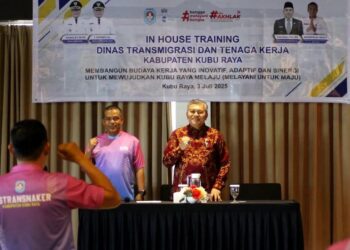 Yusran saat menjadi narasumber pelatihan yang digelar di Qubu Resort Kubu Raya, Kamis (3/7/2025).