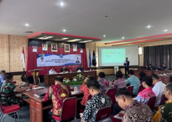 Badan Narkotika Nasional Republik Indonesia (BNN RI) bersama Pemerintah Kabupaten Sanggau menggelar Rapat Kerja Sinergi Program Stakeholder Penanganan Narkoba pada Kamis (3/7/2025) di Ruang Pertemuan Babai Cinga, Kantor Bupati Sanggau.