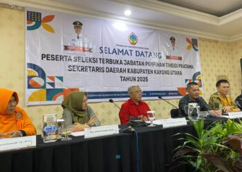 Tim panitia terbuka saat menguji 4 Calon Sekertaris Daerah Kabupaten Kayong Utara. di Hotel Grand Mahkota Pontianak. Sabtu (12/7/2025)