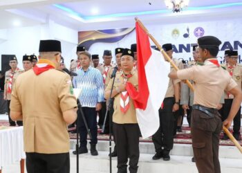 Bupati Alex saat dilantik Ketua Mabicab Gerakan Pramuka Ketapang. Foto: Ist.