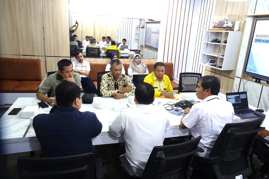 Ketua DPRD Ketapang saat berkunjung ke Kementerian Perhubungan. Foto: Humas DPRD.