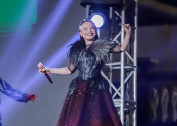 Diva Indonesia Rossa alias Teteh Ocha semarakkan JFC Artwear 2025 hari kedua JCF (foto: istimewa)