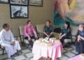 Bupati Fawait diterima oleh Romo Utus, O'Carm Kepala Paroki Gereja Katolik Santo Yusup Jember (foto: Sigit Priyono/Jurnalis.co.id)