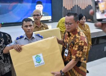 Direktur Utama Bank Kalbar, Rokidi, dalam kegiatan pembekalan ini digelar di Aula Praja Utama Kantor Bupati Kubu Raya, Selasa (12/8/2025).