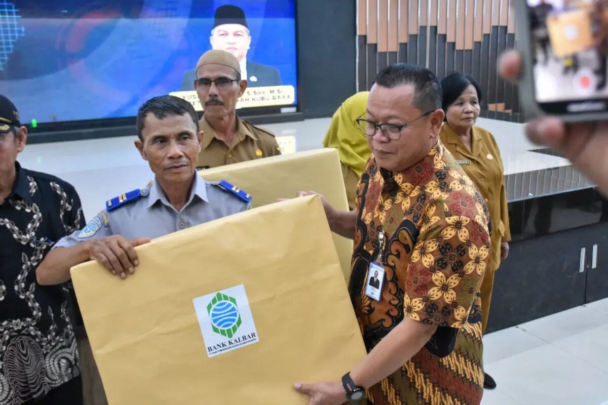 Direktur Utama Bank Kalbar, Rokidi, dalam kegiatan pembekalan ini digelar di Aula Praja Utama Kantor Bupati Kubu Raya, Selasa (12/8/2025).