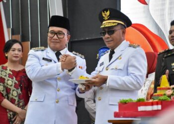 Wakil Gubernur Kalimantan Barat, Krisantus Kurniawan dan Bupati Kubu Raya Sujiwo saat Ramah Tamah Peringatan Hari Ulang Tahun ke-80 Republik Indonesia di Aula Praja Utama Kantor Bupati Kubu Raya, Minggu (17/8/2025).