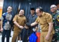 Pemkab Kubu Raya tutup rangkaian peringatan Hari Jadi ke-18 dengan kegiatan bakti sosial di Aula Praja Utama Kantor Bupati, Selasa (19/8/2025).