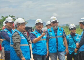 GM PLN UIP KLB Tinjau Pembangunan SUTT 150 kV Tayan–Sandai, Tegaskan K3 dan Manfaat untuk Masyarakat
