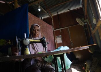Kado HUT RI, PLN Salurkan Bantuan Pasang Listrik Gratis 2.821 Keluarga Prasejahtera di Seluruh Indonesia