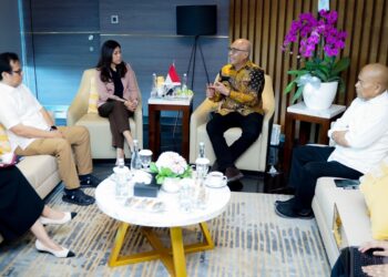 Menkomdigi Meutya Hafid saat menerima Ketua Umum PWI terpilih Akhmad Munir dan Ketua Dewan Kehormatan terpilih Atal S. Depari, Rabu (3/9/2025).