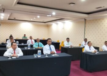 Terlihat sejumlah pejabat Jabatan Pimpinan Tinggi Pratama (JPTP) di lingkungan Pemkab Kayong Utara mengikuti Job Fit and Proper Test atau Evaluasi Kinerja dan Uji Kompetensi. (Foto: Prokopim)