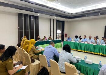 Rapat koordinasi penerbitan KIA dan Akta Kelahiran bagi anak-anak rentan yang digelar Kejaksaan Tinggi Kalbar bersama Dinas Kependudukan dan Pencatatan Sipil Kota Pontianak.