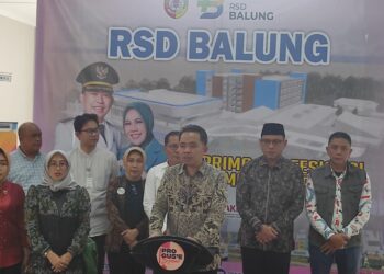 Bupati Jember Muhammad Fawait atau Gus Fawait memaparkan program dan Progres kerjanya di hadapan awak media (foto: Sigit Priyono/Jurnalis.co.id)